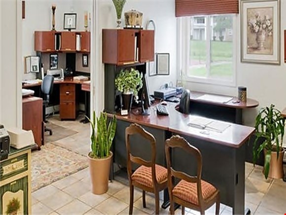 The Four Seasons Image 7