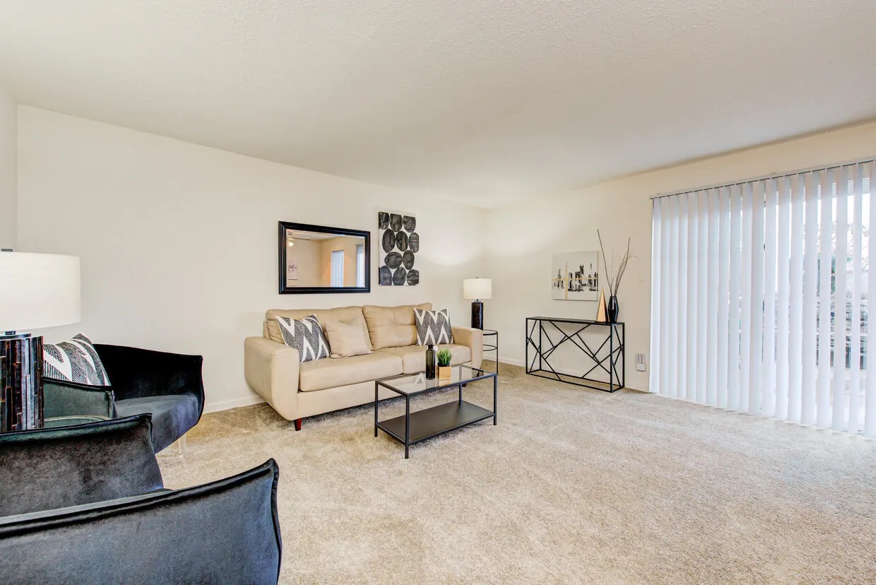 Chateau in the Woods Image 9