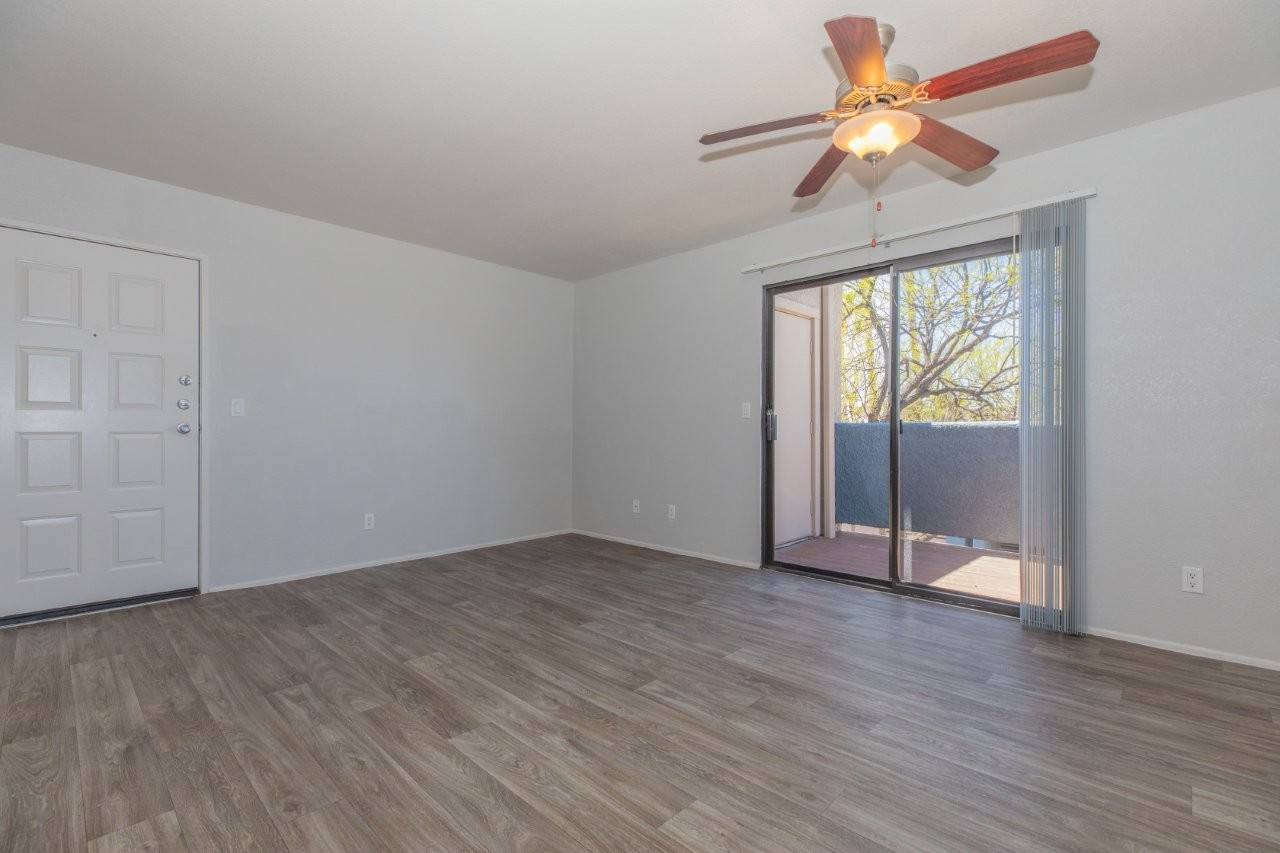 Peak at Oro Valley Image 14