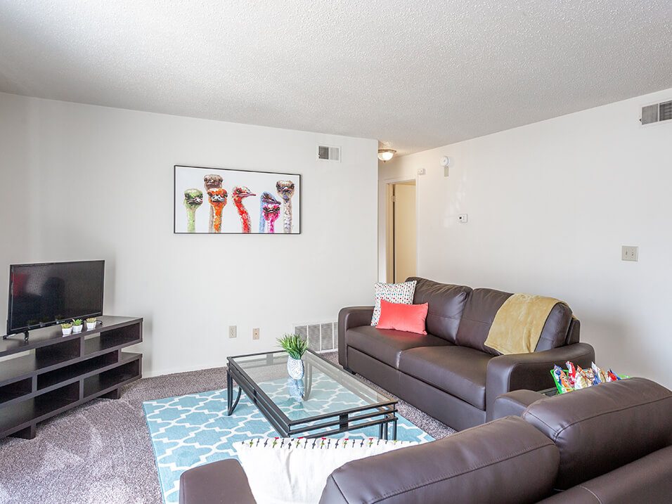 Eagles Pointe Apartments Image 1