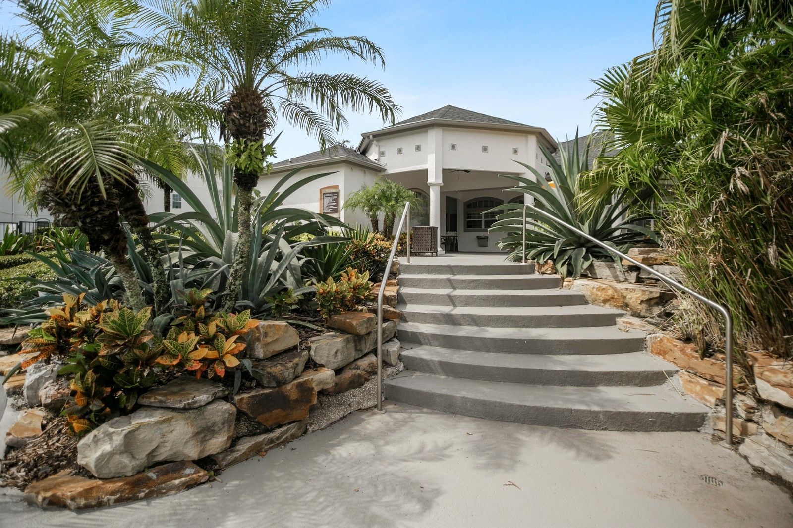 Arium Valencia Gardens Image 23