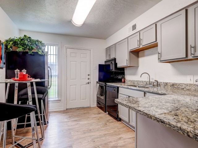 Hillburn Hills Apartments Image 11