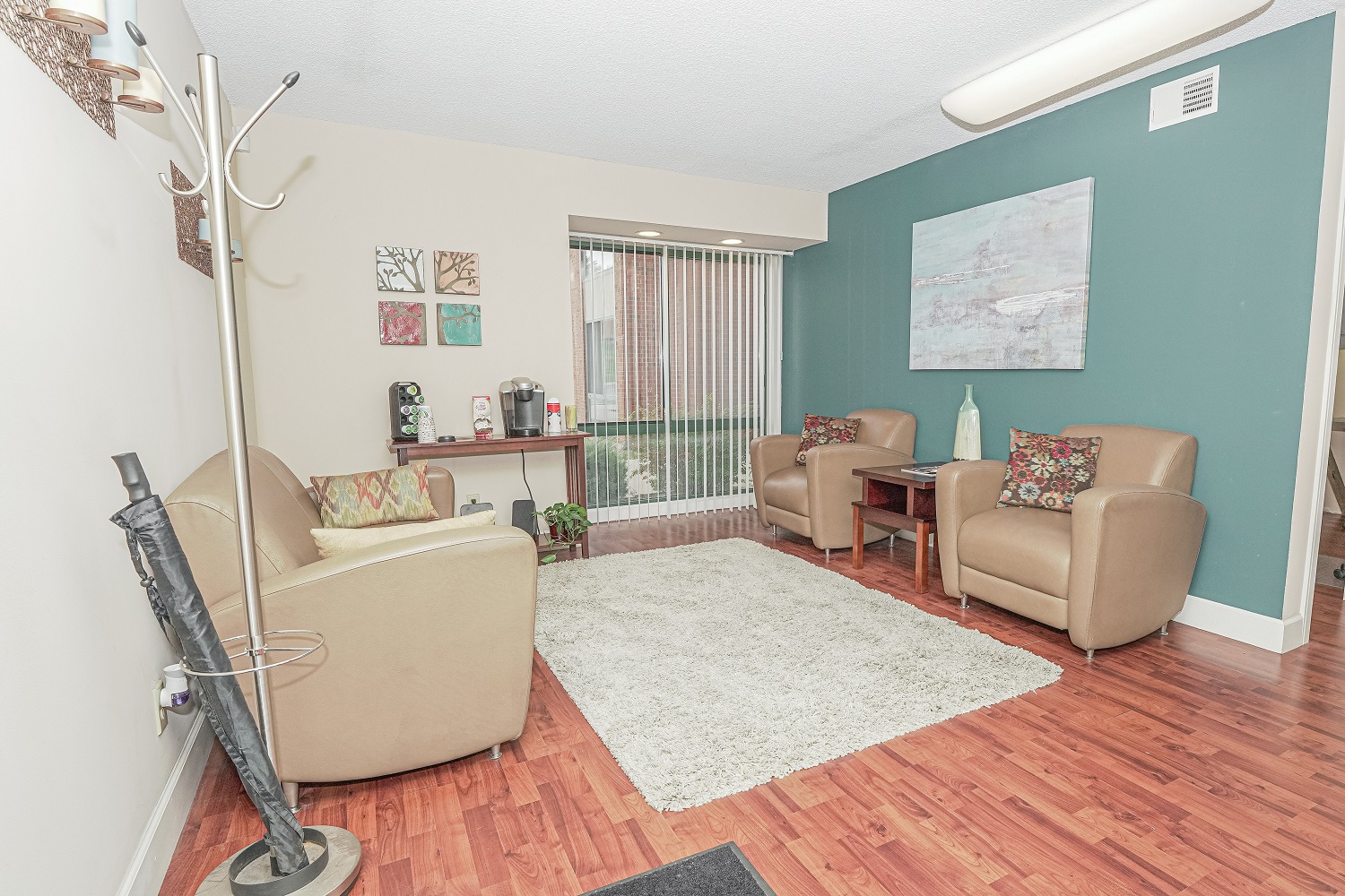 Courtyard Apartments Image 14