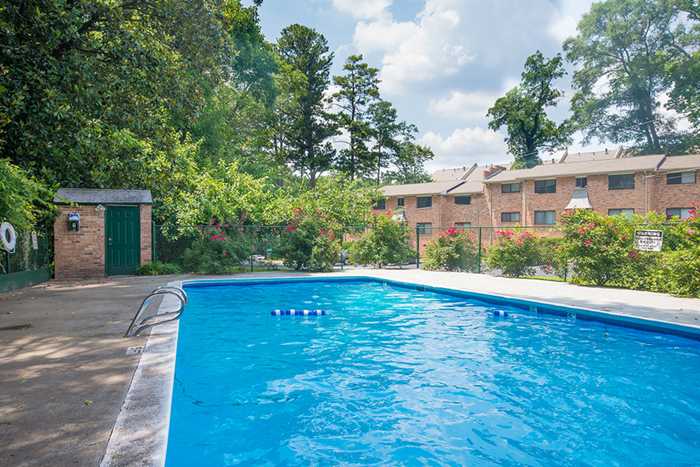 Pines on Scott Image 1