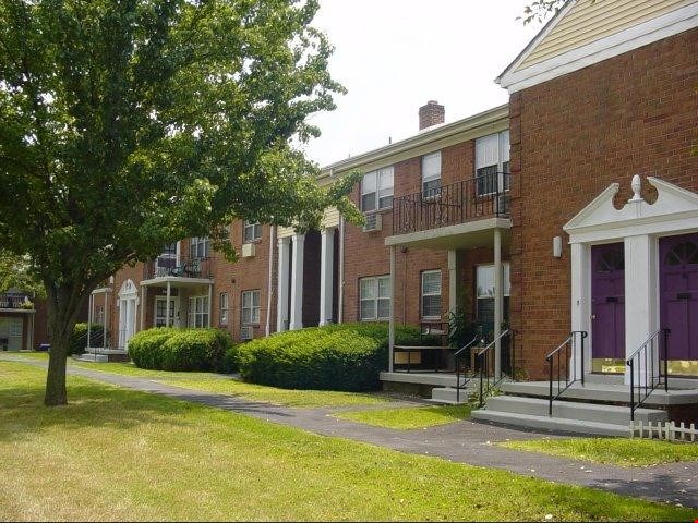 Dover Manor Image 1