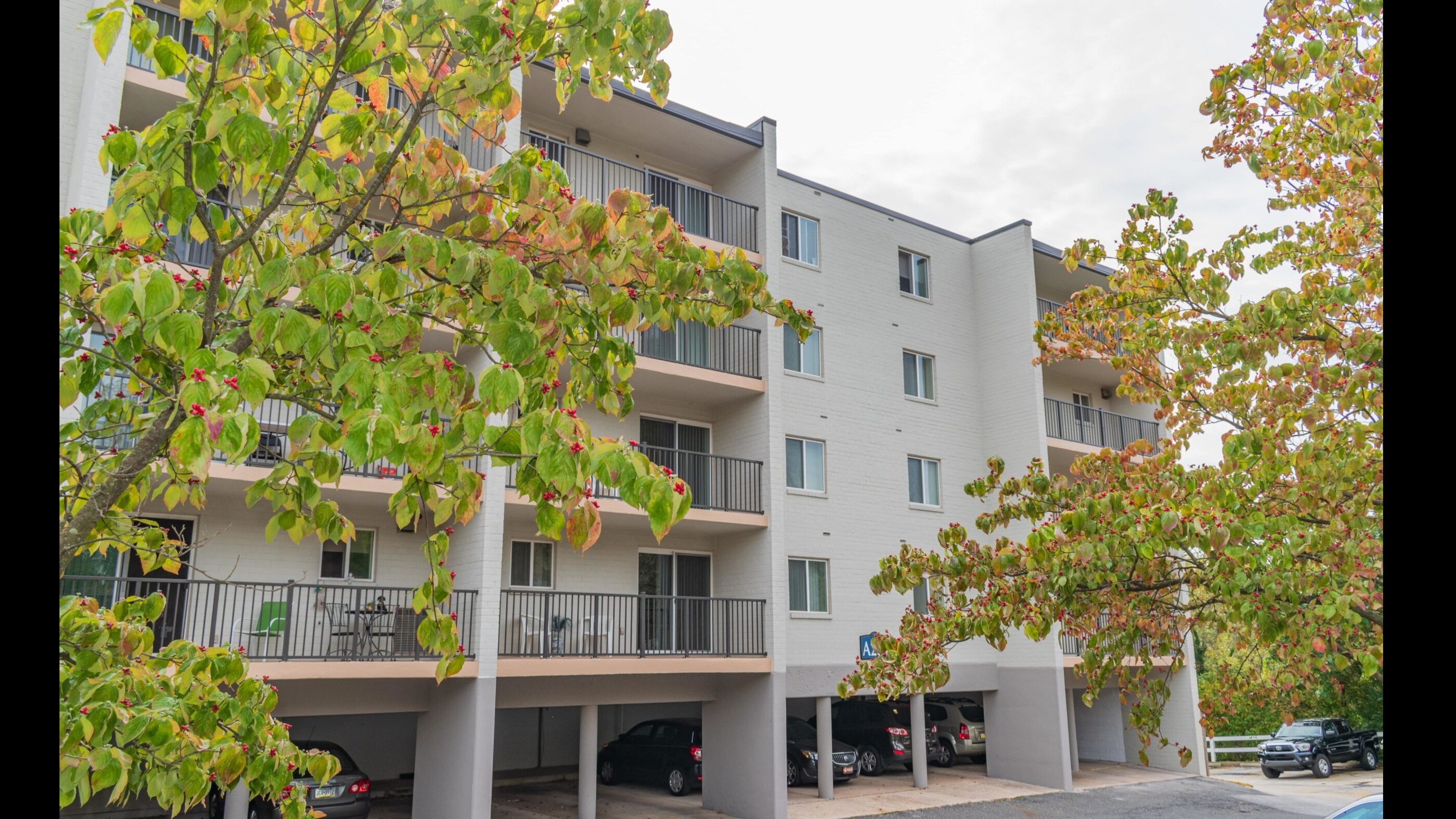 Gladstone Towers Apartments Image 3