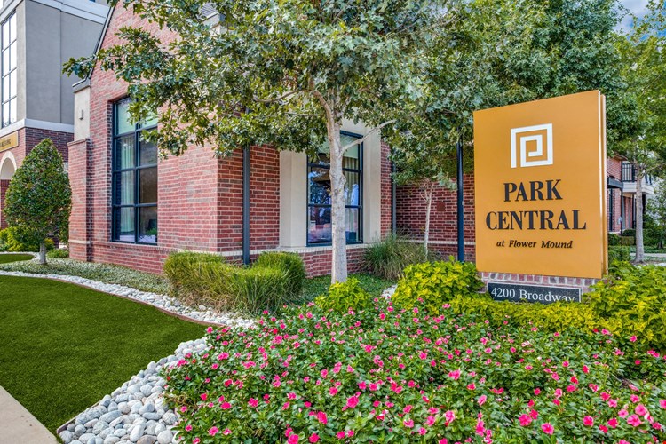 Park Central at Flower Mound Image 3