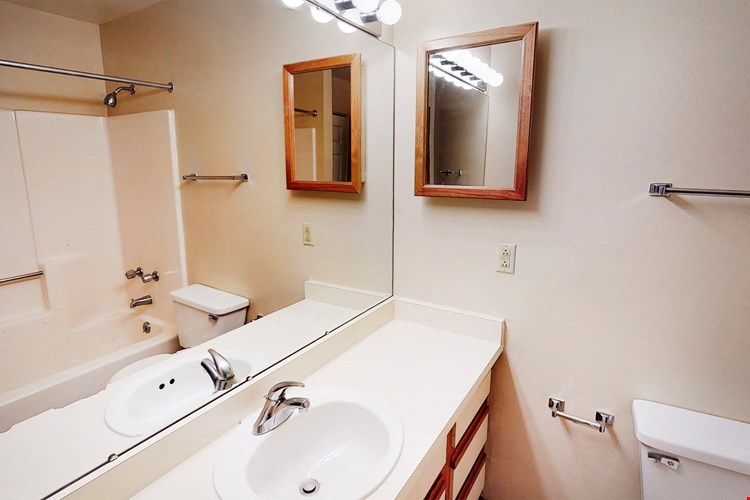 Woodhills Apartments Image 26