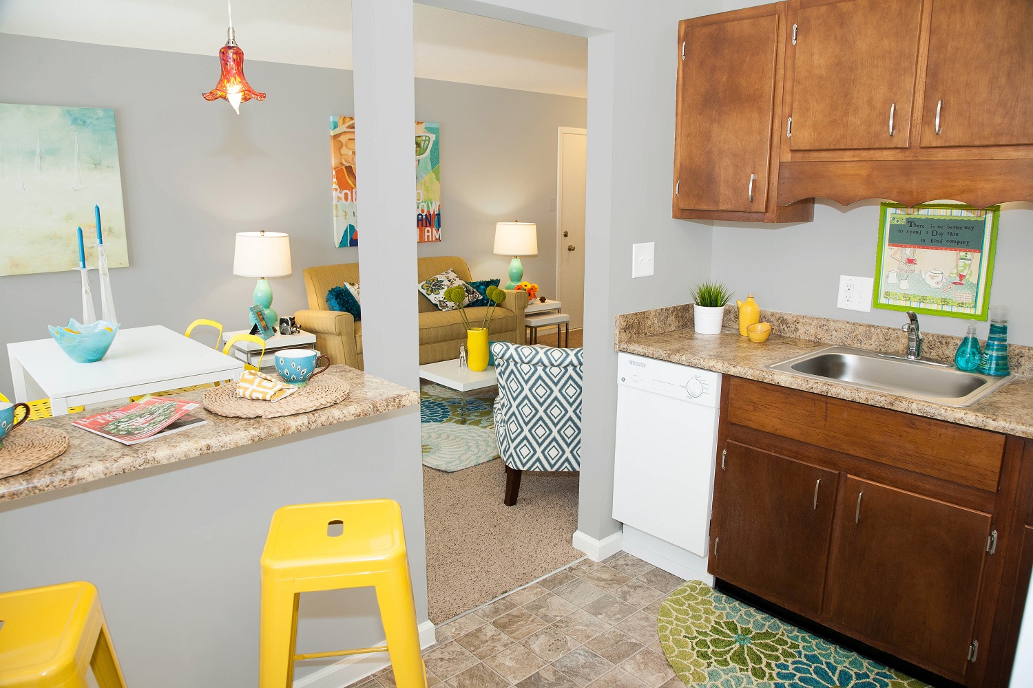 Kingston Square Apartments Image 10