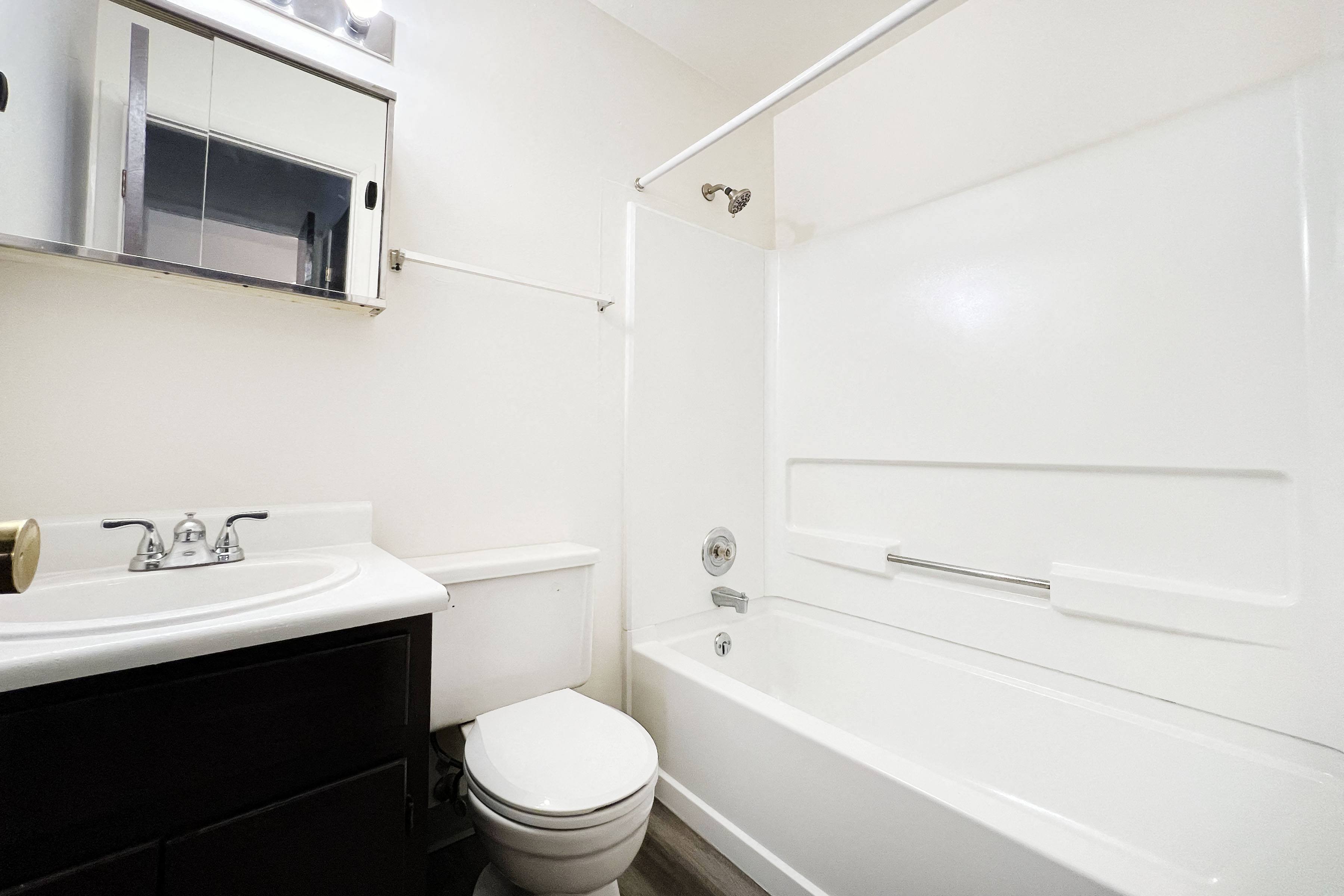 Four Worlds Apartments Image 63