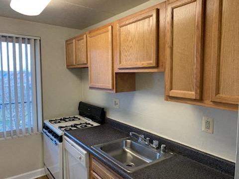 Middletowne & The Dona Image 73