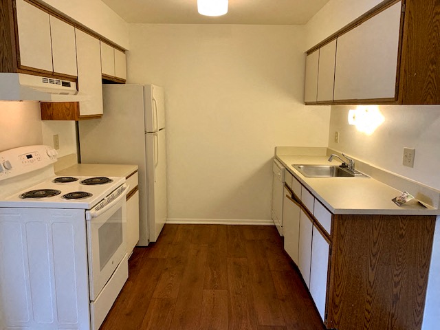 Lakeside Village Apartments Image 55