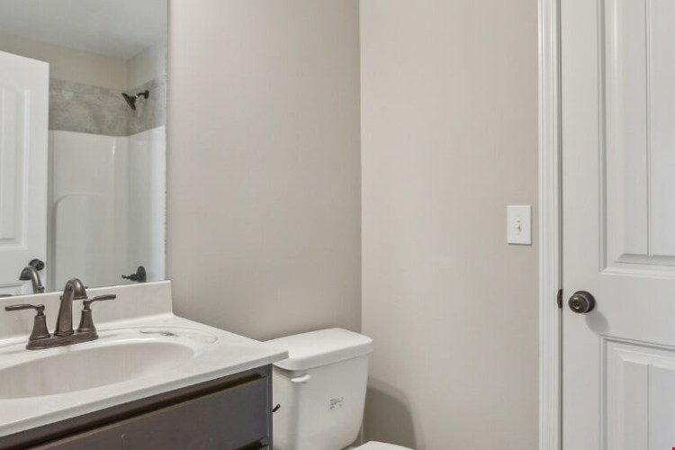 Center Pointe Townhomes Image 27