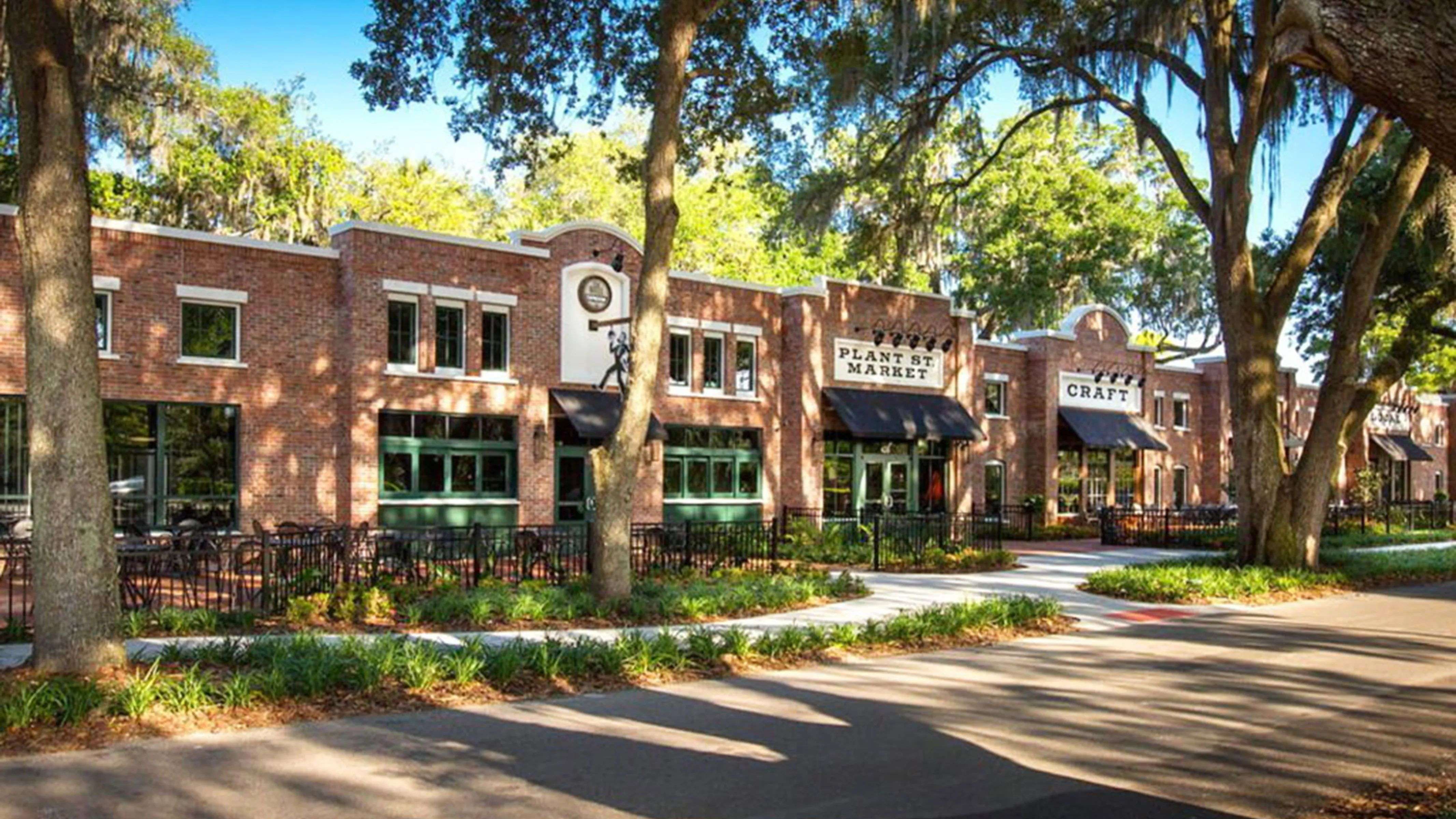  Explore the local delights of Plant Street Market in historic downtown Winter Garden. 