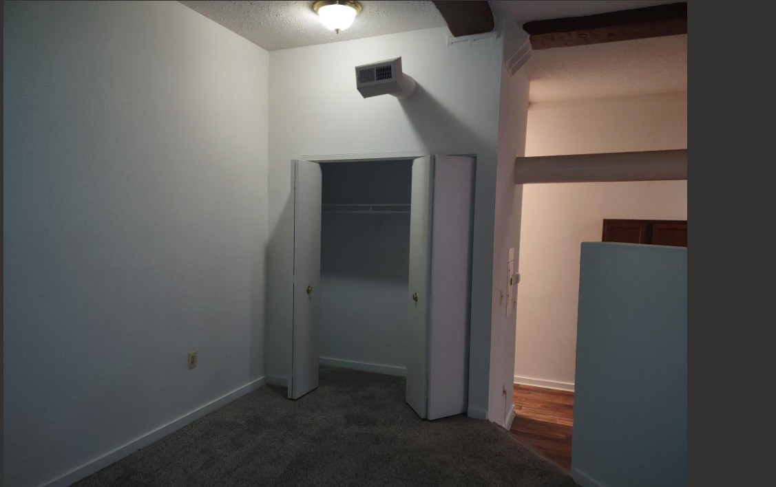 Marlboro Classic Apt & Redwood Square Image 75