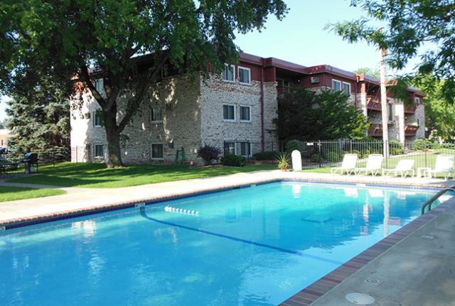 Edina Park Apartments Image 3