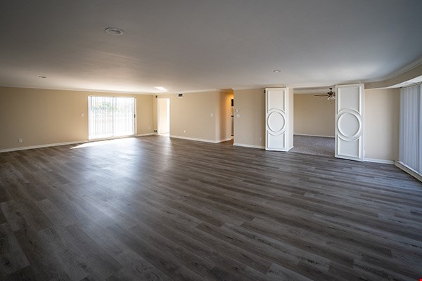 2B2B Penthouse #612 - Living Area