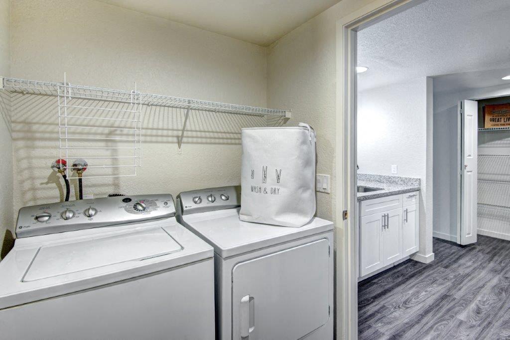 12 Central Square Image 14