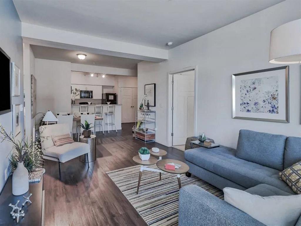 Ecco Apartments Image 3