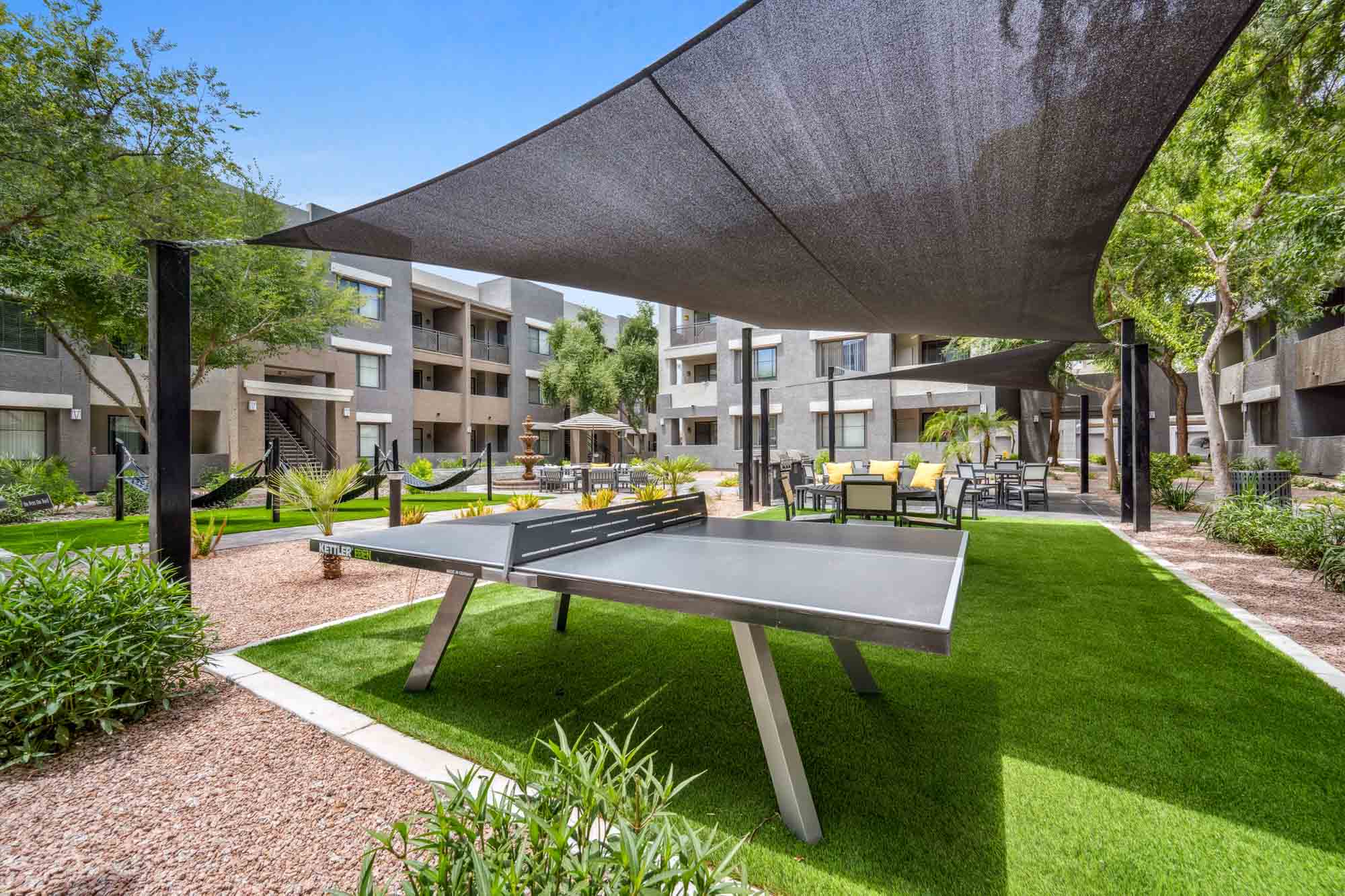 Zone Westgate, Glendale, AZ, Courtyard