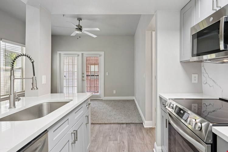 Larkin Apartment Homes Image 109