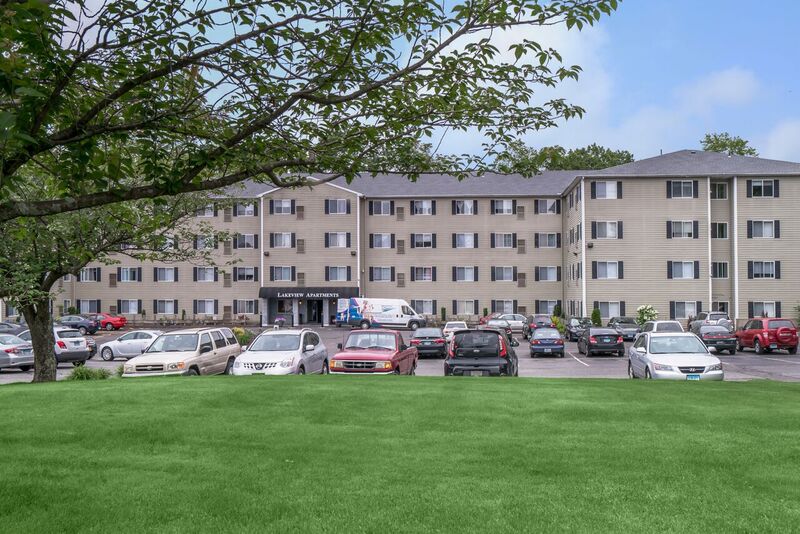 Lakeview Apartments Image 4