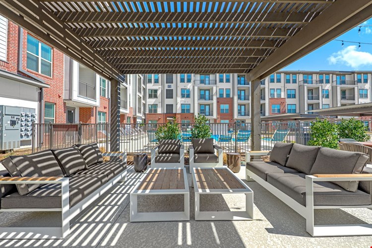 Luxe at Las Colinas Image 4