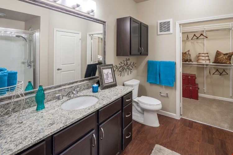 McDermott 55 Image 6