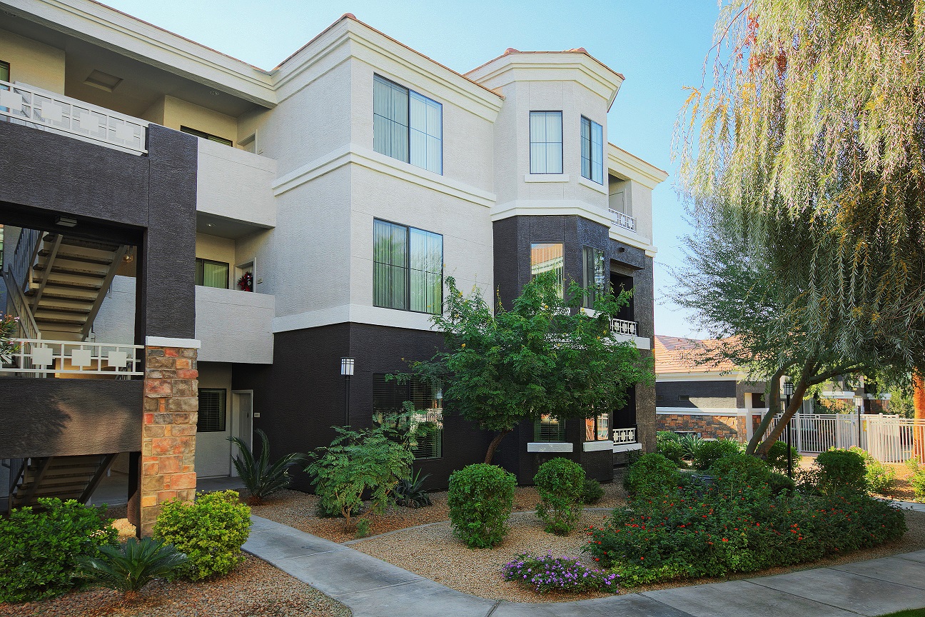 Peoria, AZ Enclave at Arrowhead exterior