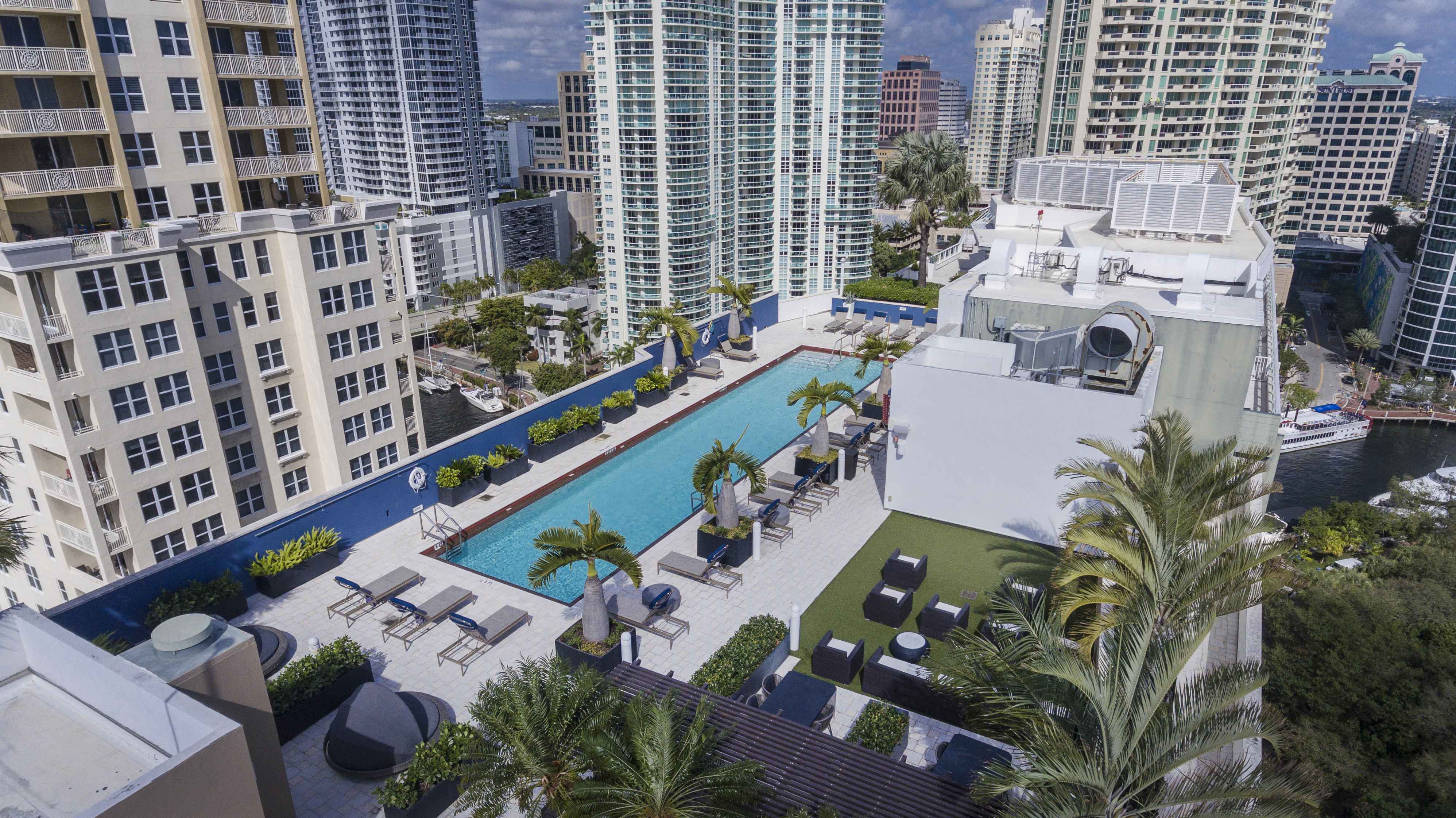 High Rise luxury rental apartments overlooking the New River in Fort Lauderdale, Florida near Las Olas Blvd.