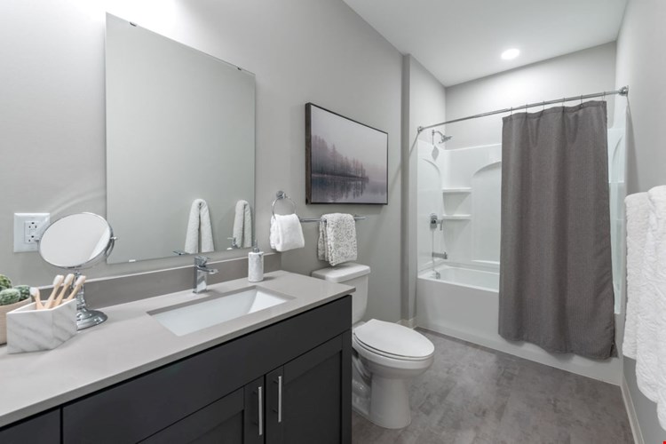 The Edwin on Grand Image 14