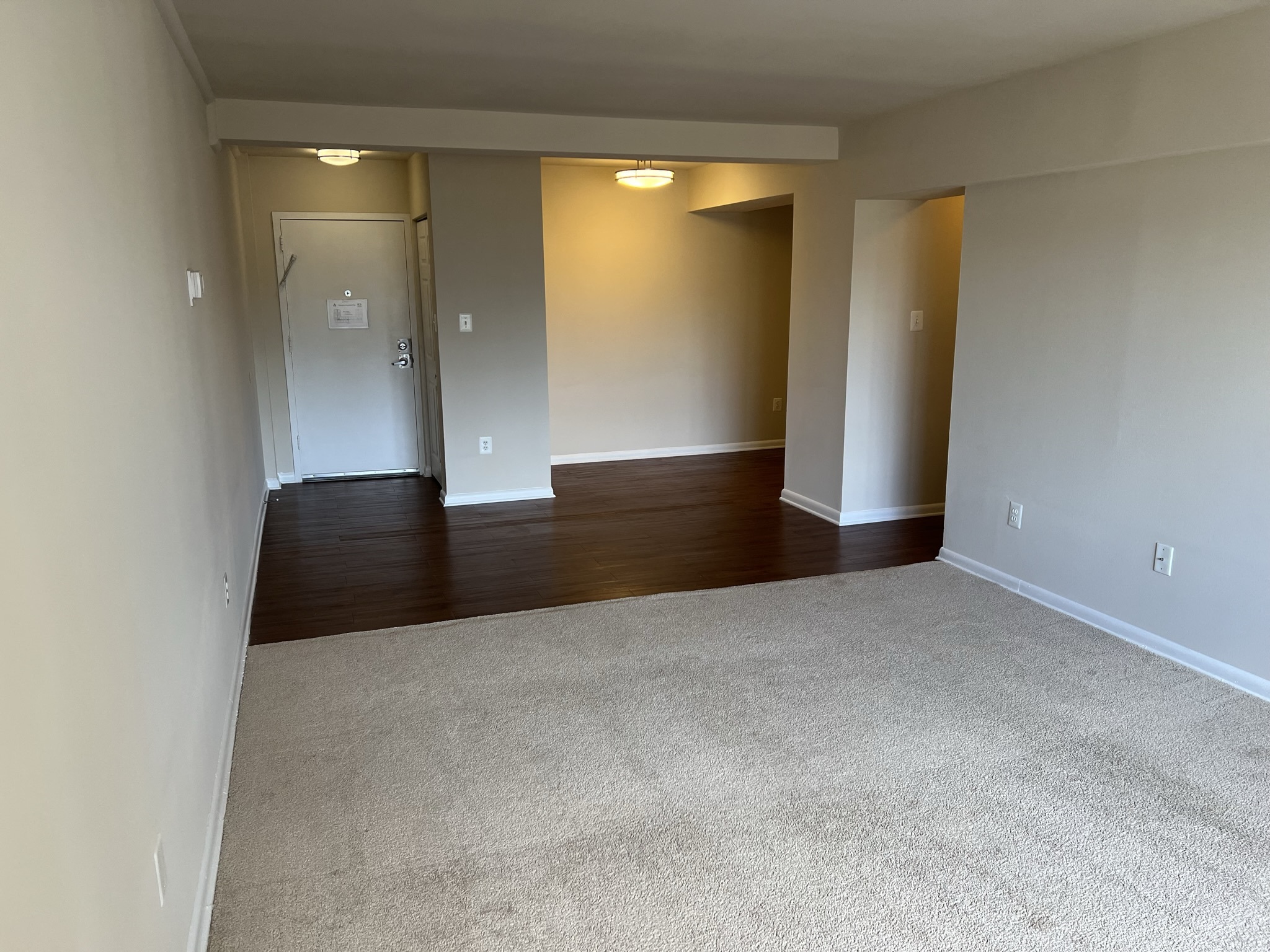 Silver Spring Towers Image 32