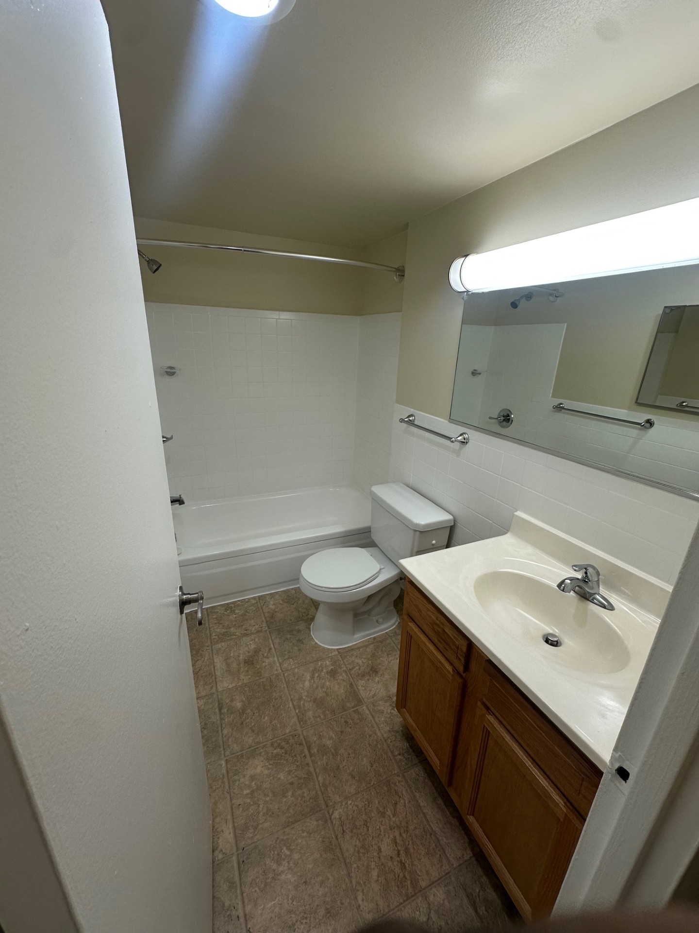 Silver Spring Towers Image 107