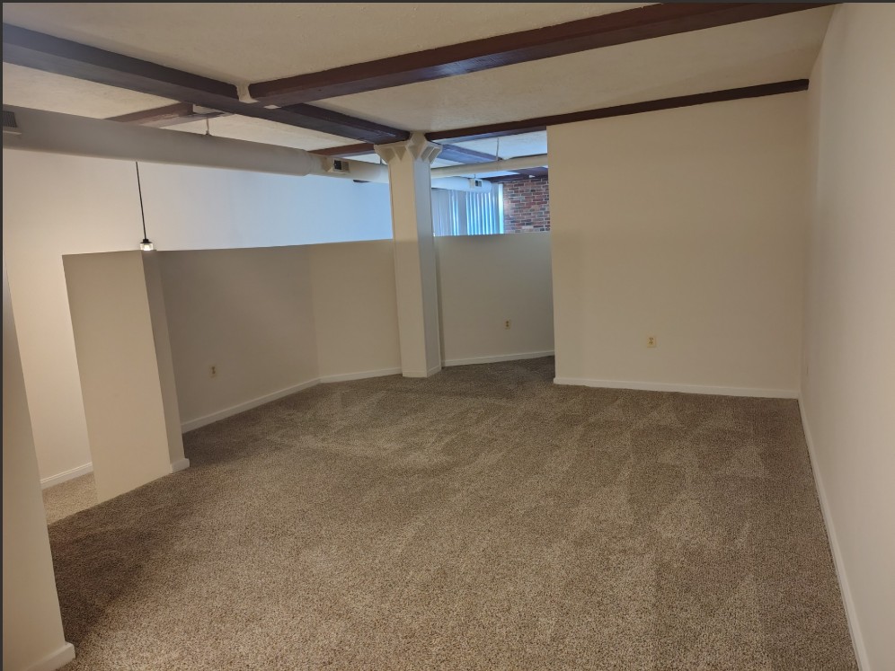 Marlboro Classic Apt & Redwood Square Image 106