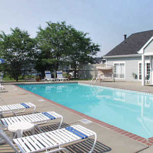 Alden Pond Townhome Apartments Image 3