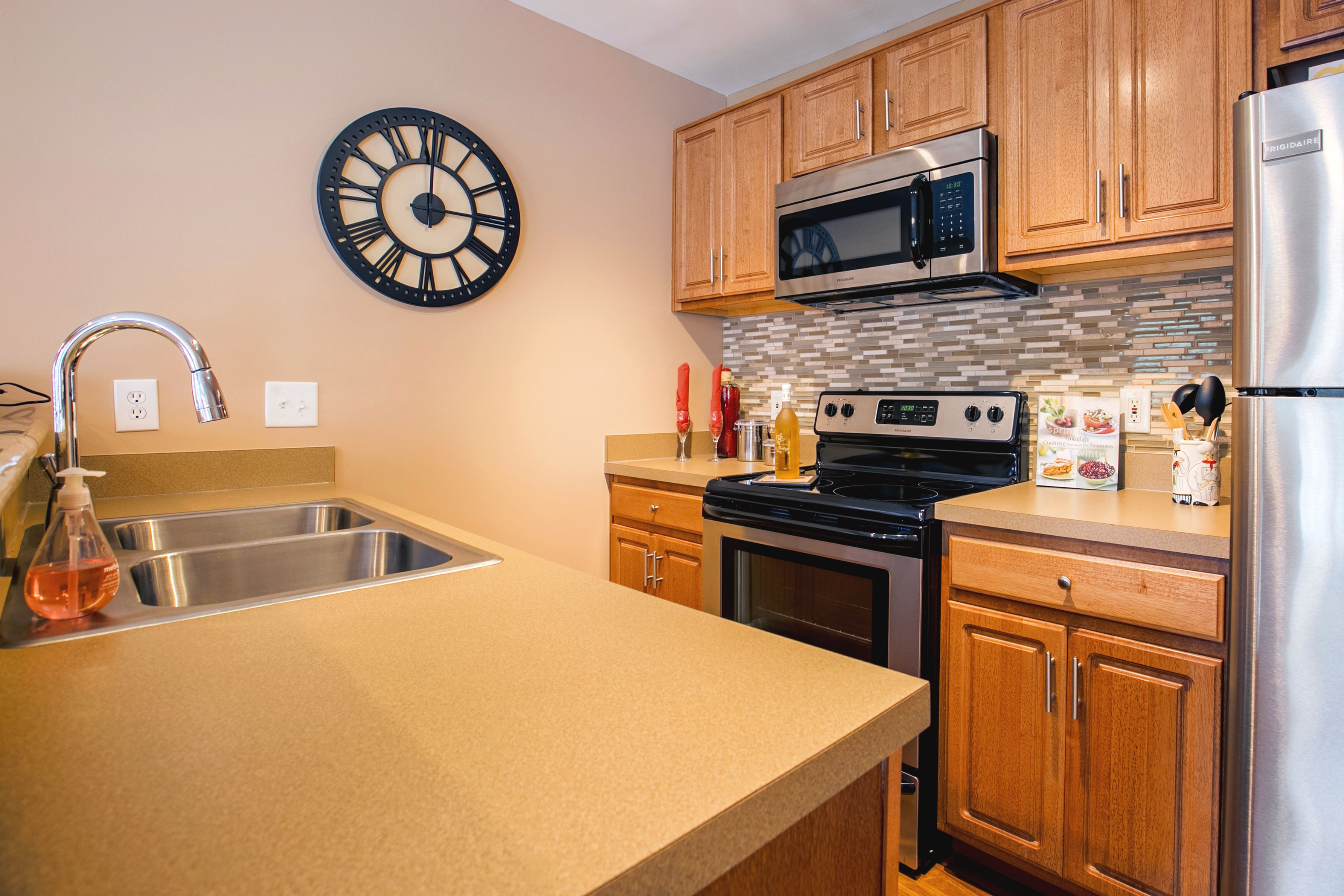 Centennial Station Image 21