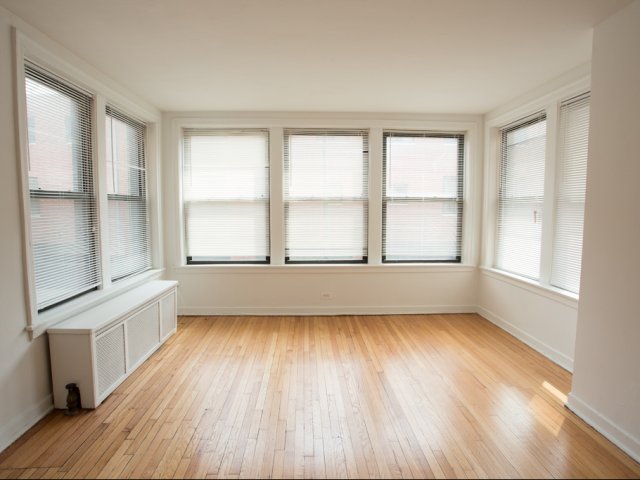 5337 S Hyde Park Boulevard Image 13