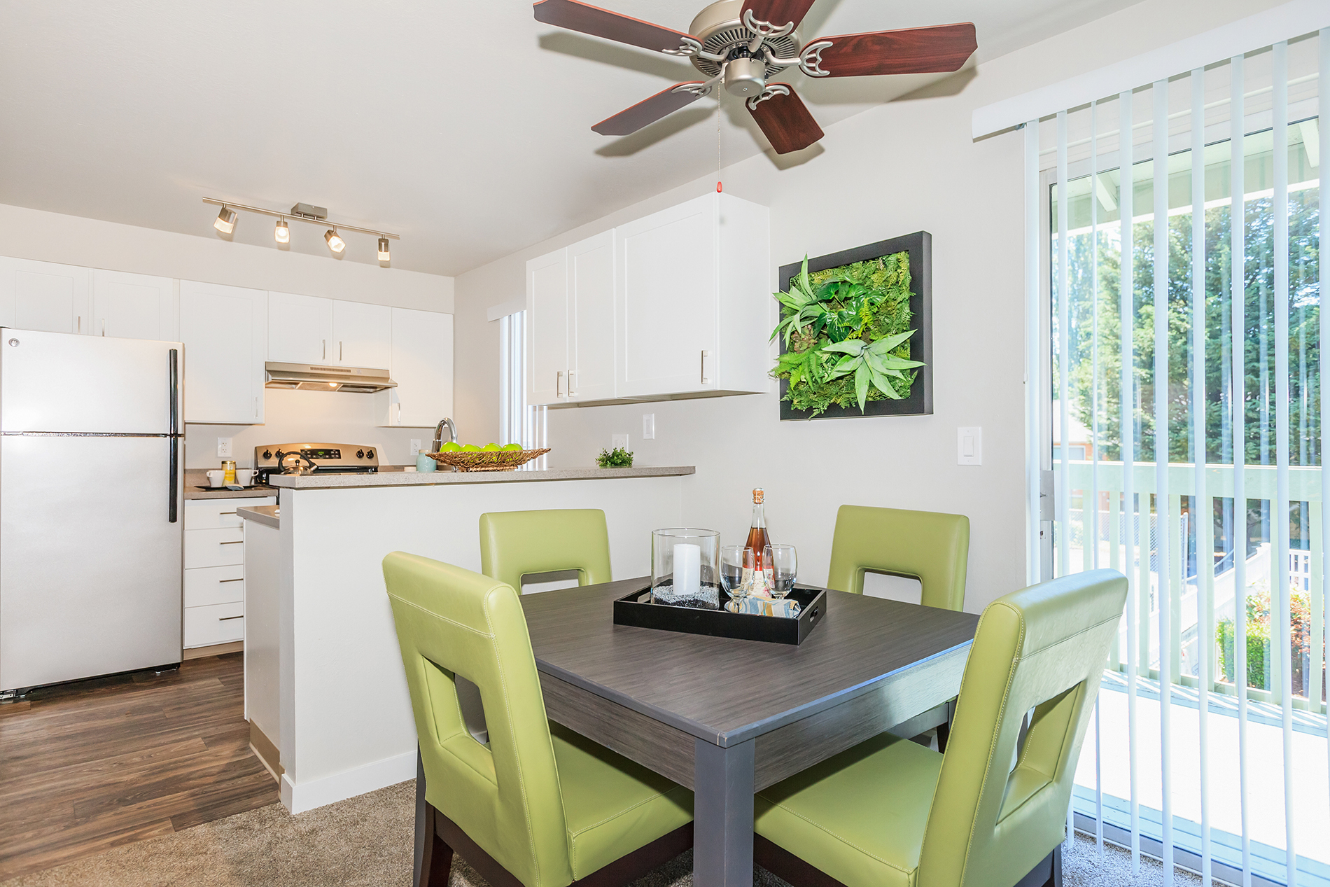 Chelsea by the Bay Image 5