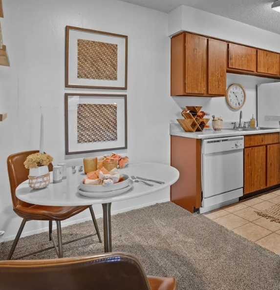 Double Tree Apartments Image 6