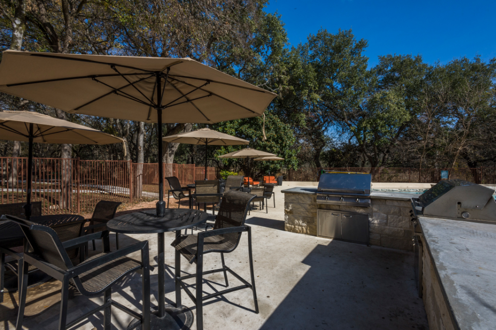 Outdoor Kitchen
