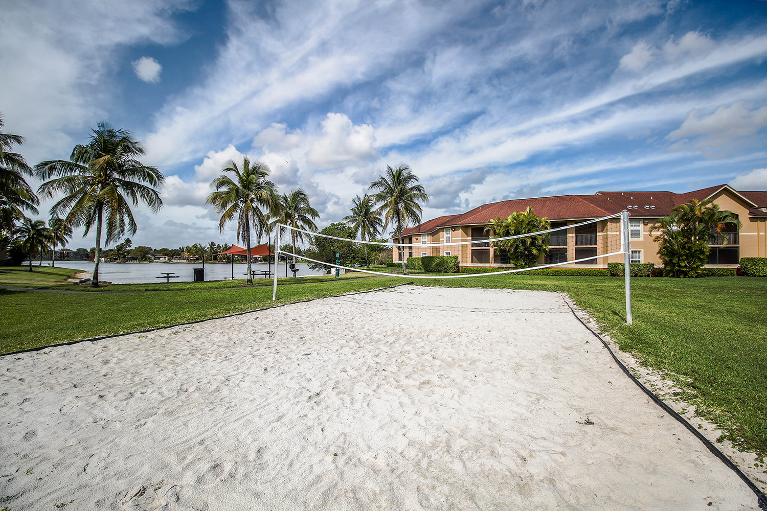 The Landings at Pembroke Lakes Apartments Image 6