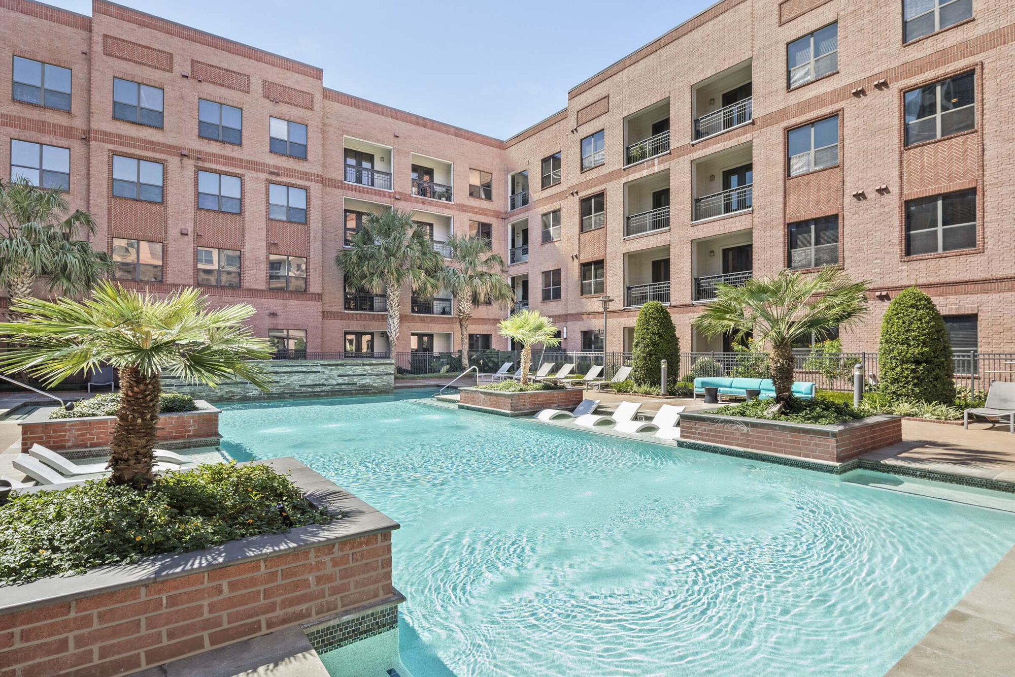 Camden Travis Street Image 21