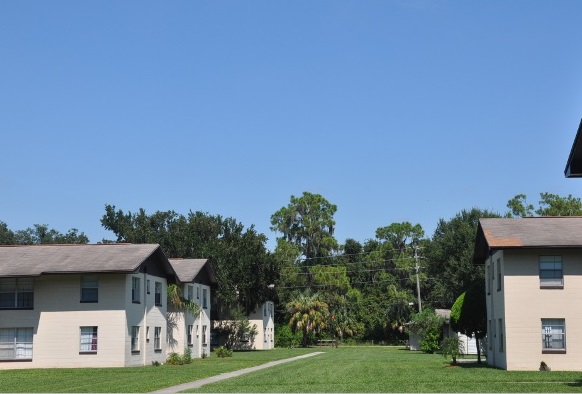 Colonial Square Apartments Image 11