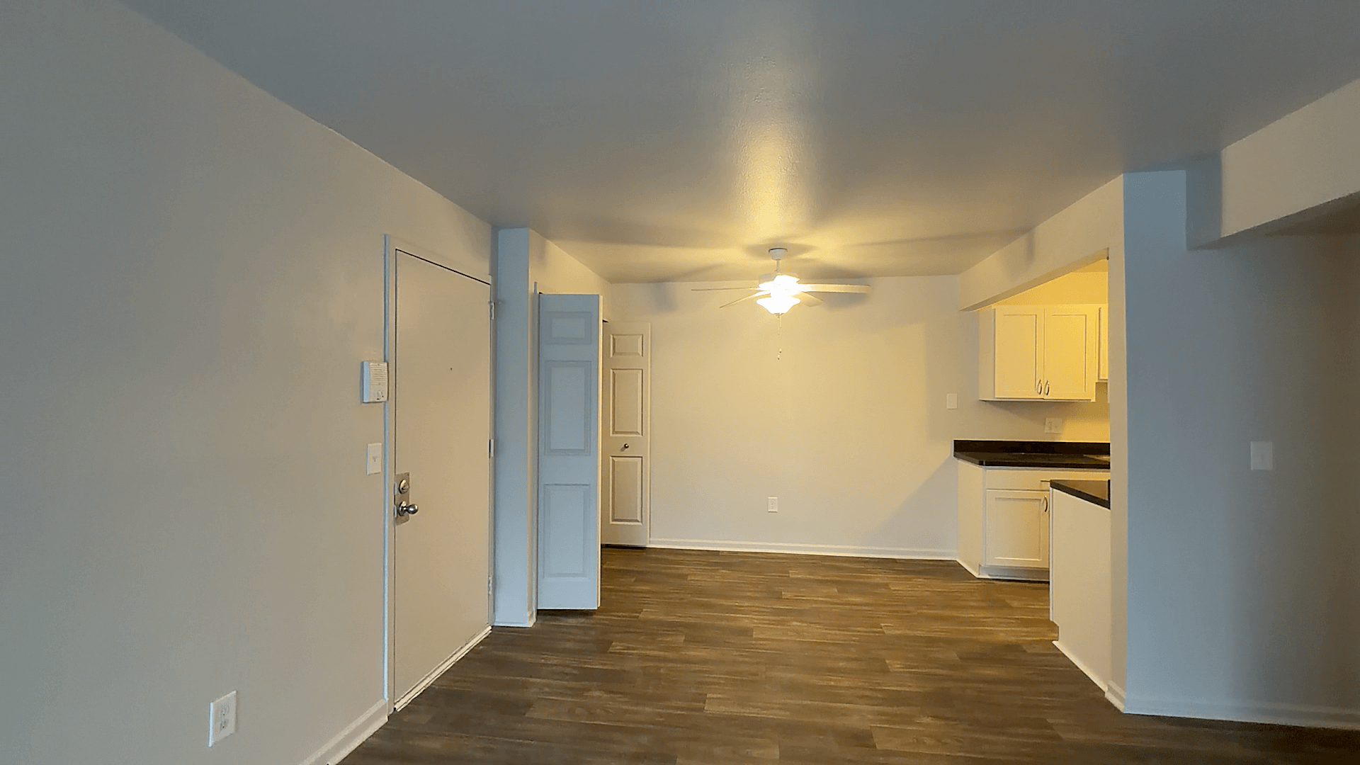 Three Oaks Apartments Image 16