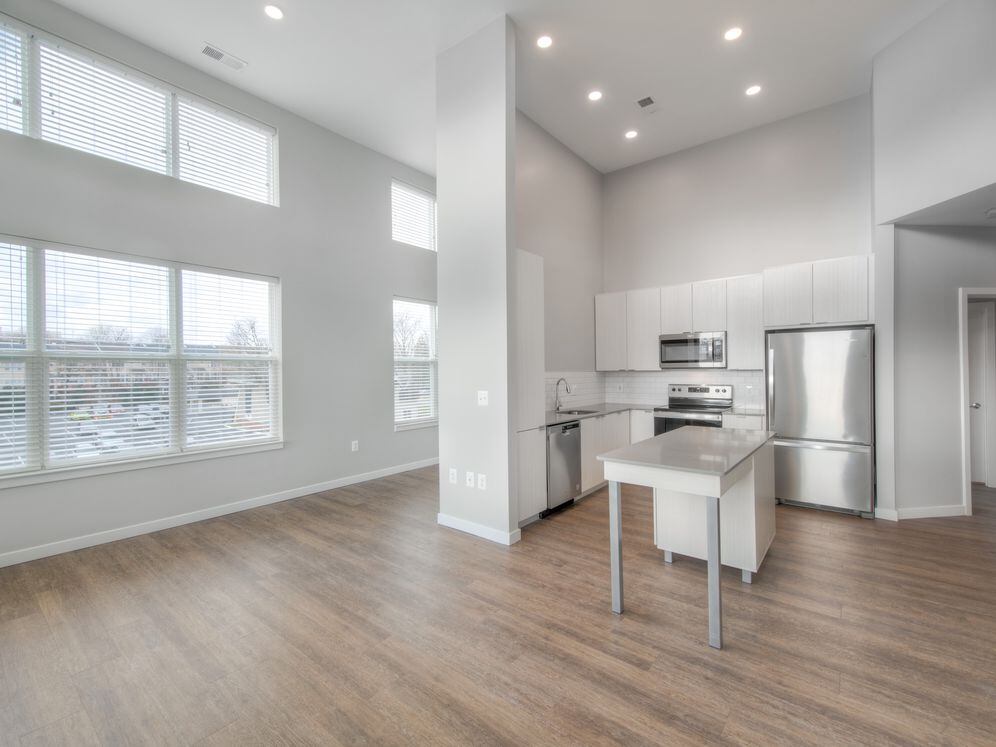 17' ceilings (in select apartments)