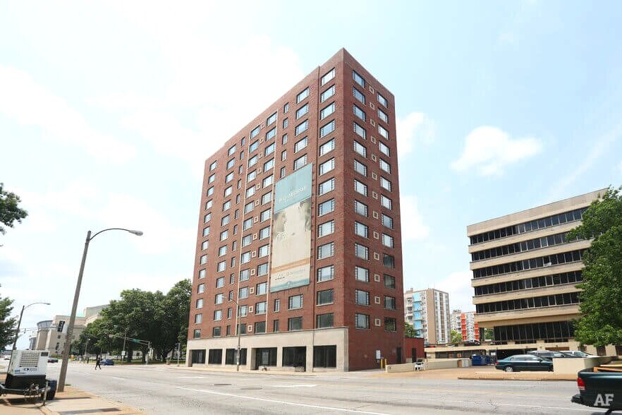 Storyboard on Pine Image 3