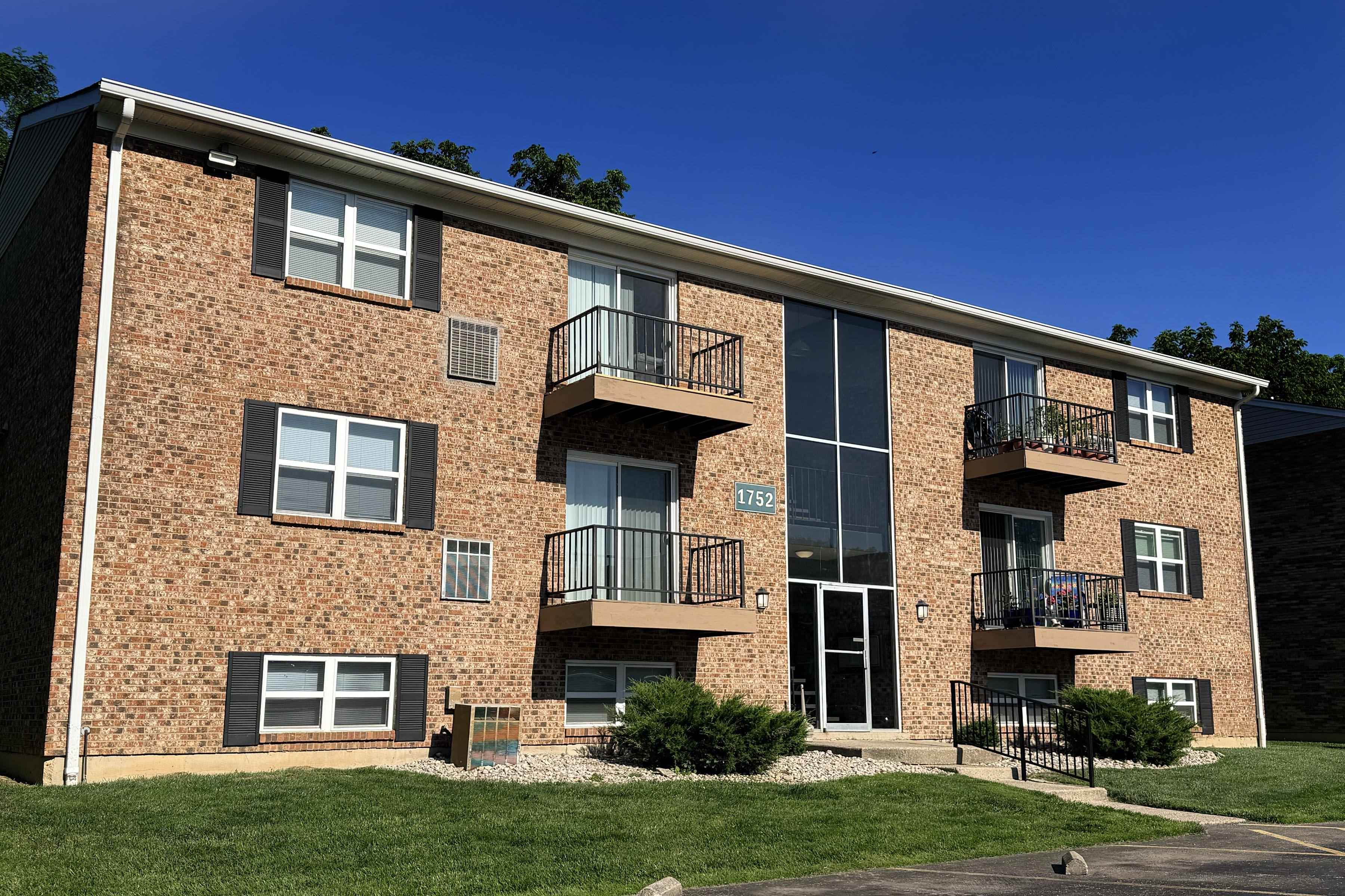 Crown Crossing Apartments Image 2