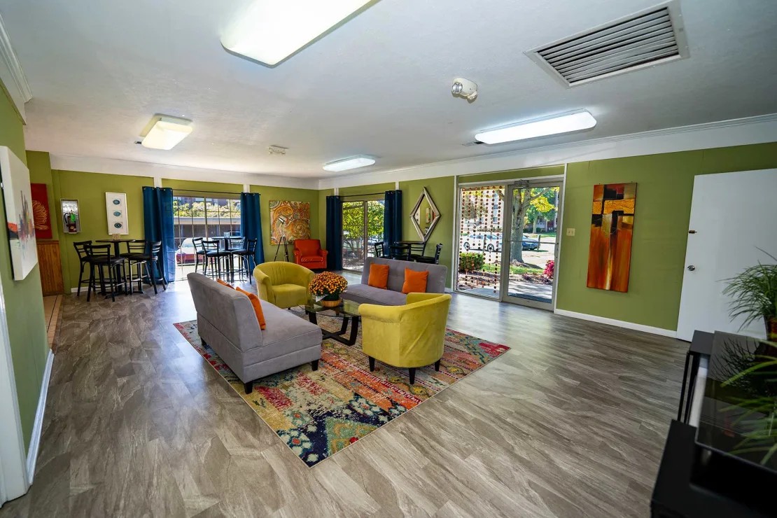 Laurel Village Apartments Image 8