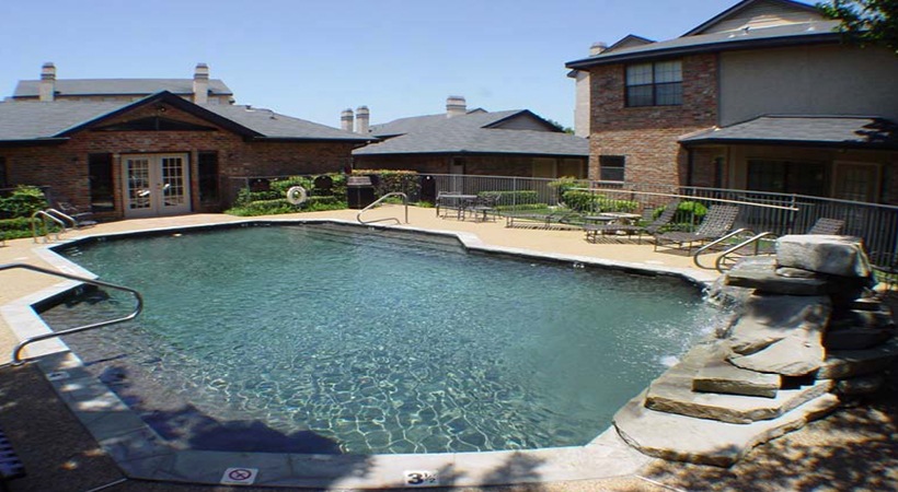 Walnut Square Image 1