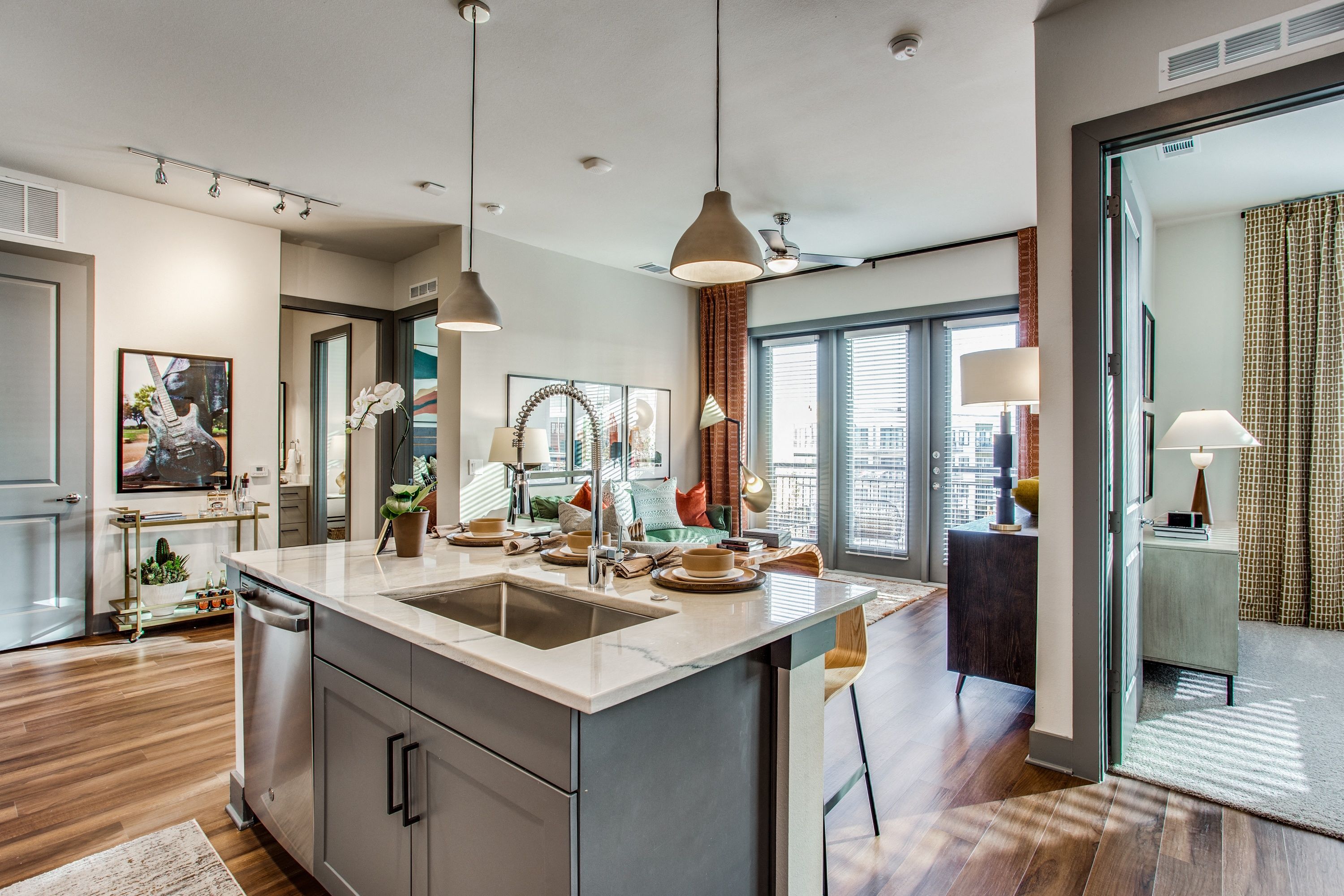 Aura Thirty2 Image 16